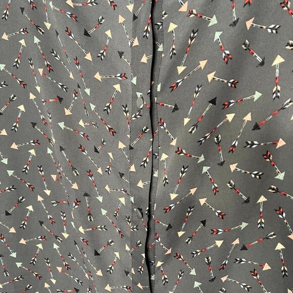 Torrid Abbey Arrow Georgette Buton Back Gray Blouse Top 5 5X 28 - Picture 6 of 7